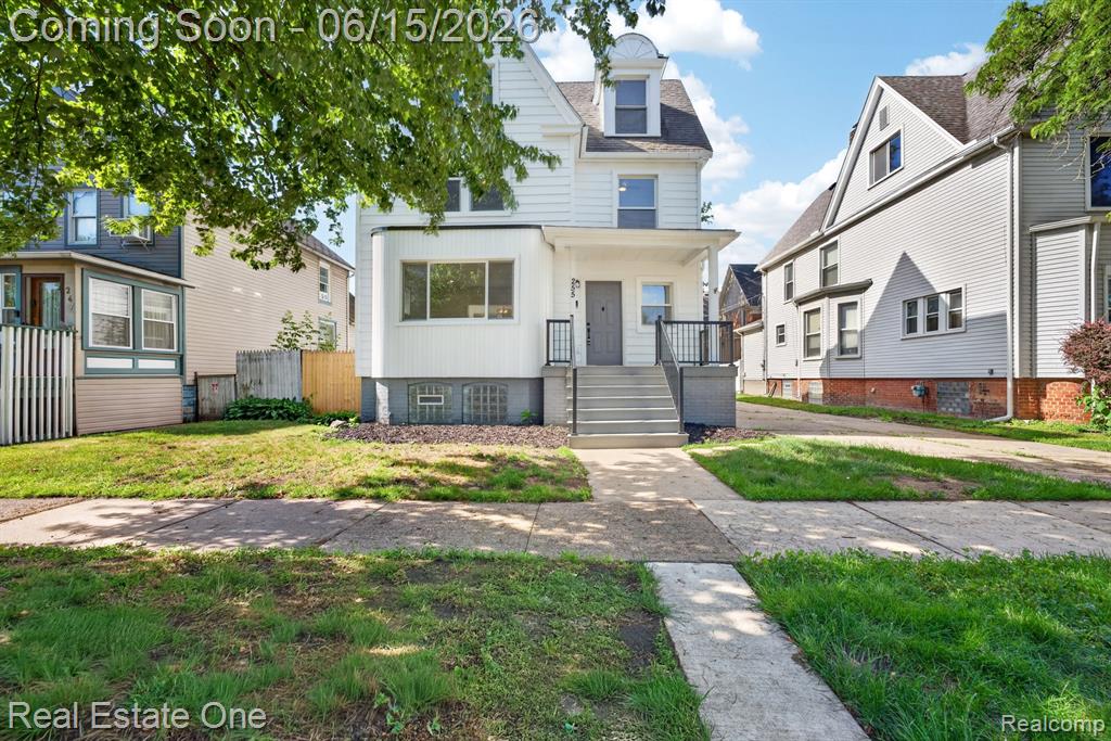 255 Poplar Street, Wyandotte, MI 48192