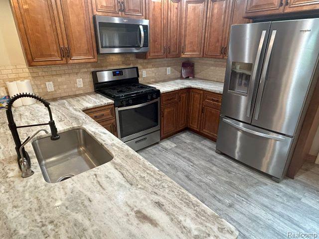 9151 CHAUMONT Drive, Commerce Twp, MI 48382 — Photo 7