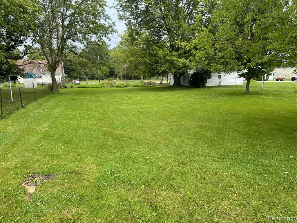 8040 Third, Avoca, MI 48006 — Photo 14