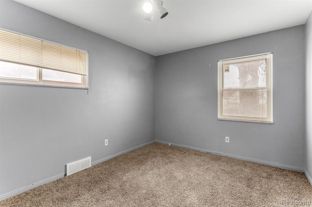 9257 STAHELIN Avenue, Detroit, MI 48228 — Photo 12