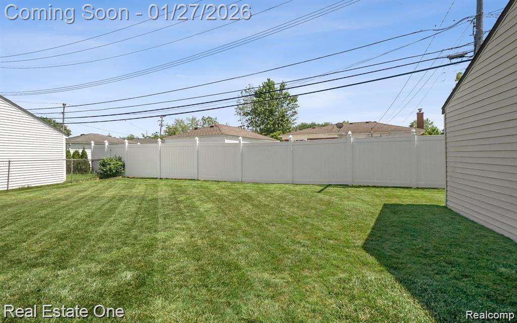 6900 CRESTWOOD Street, Dearborn Heights, MI 48127 — Photo 12