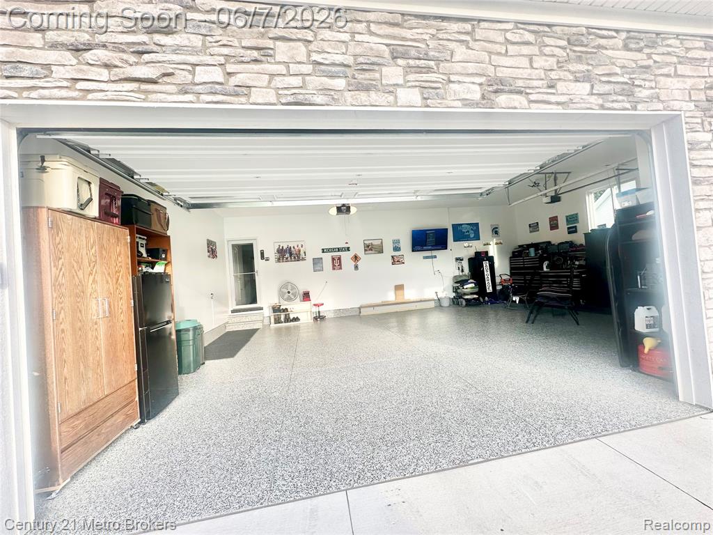 16437 Sleepy Hollow Drive, Fenton, MI 48430 — Photo 25