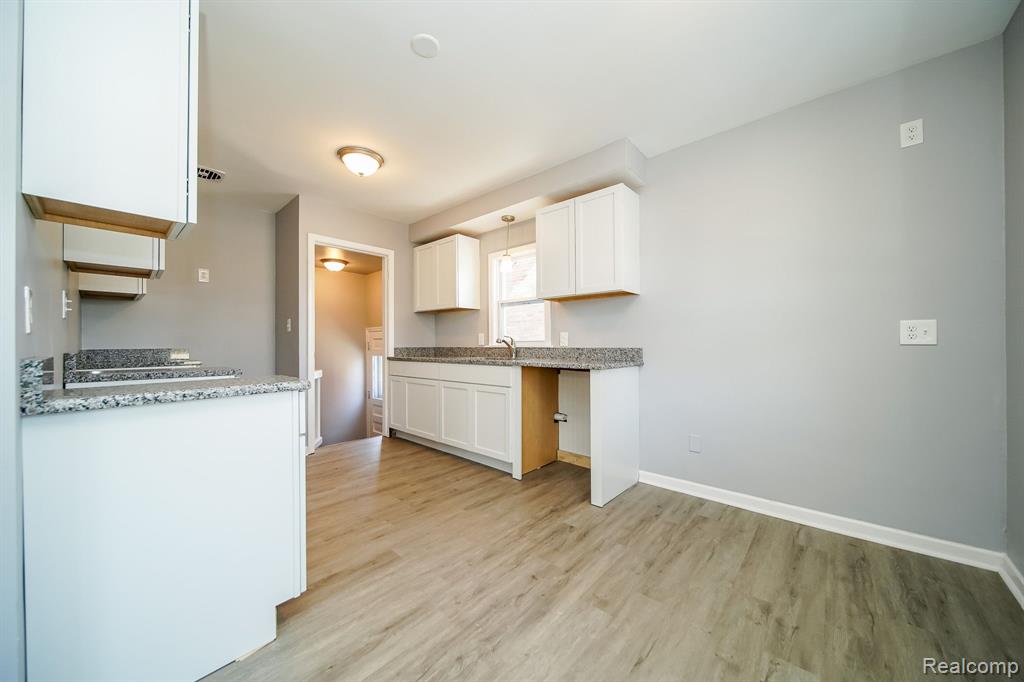 927 CLEOPHUS Parkway, Lincoln Park, MI 48146 — Photo 19