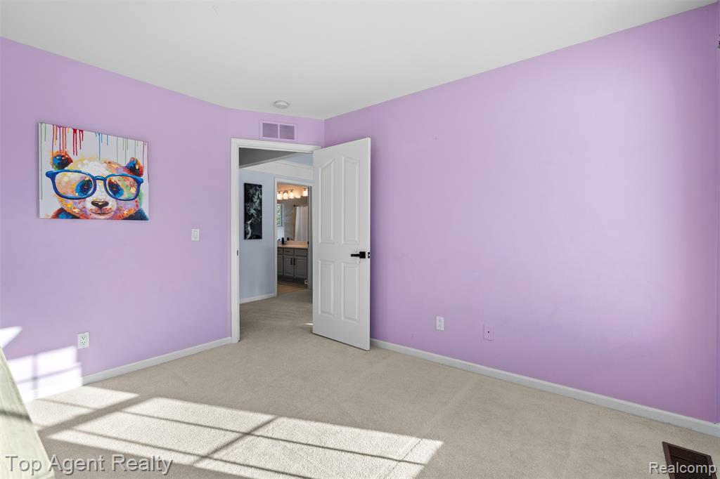 668 Berridge Circle, Lake Orion, MI — Photo 34