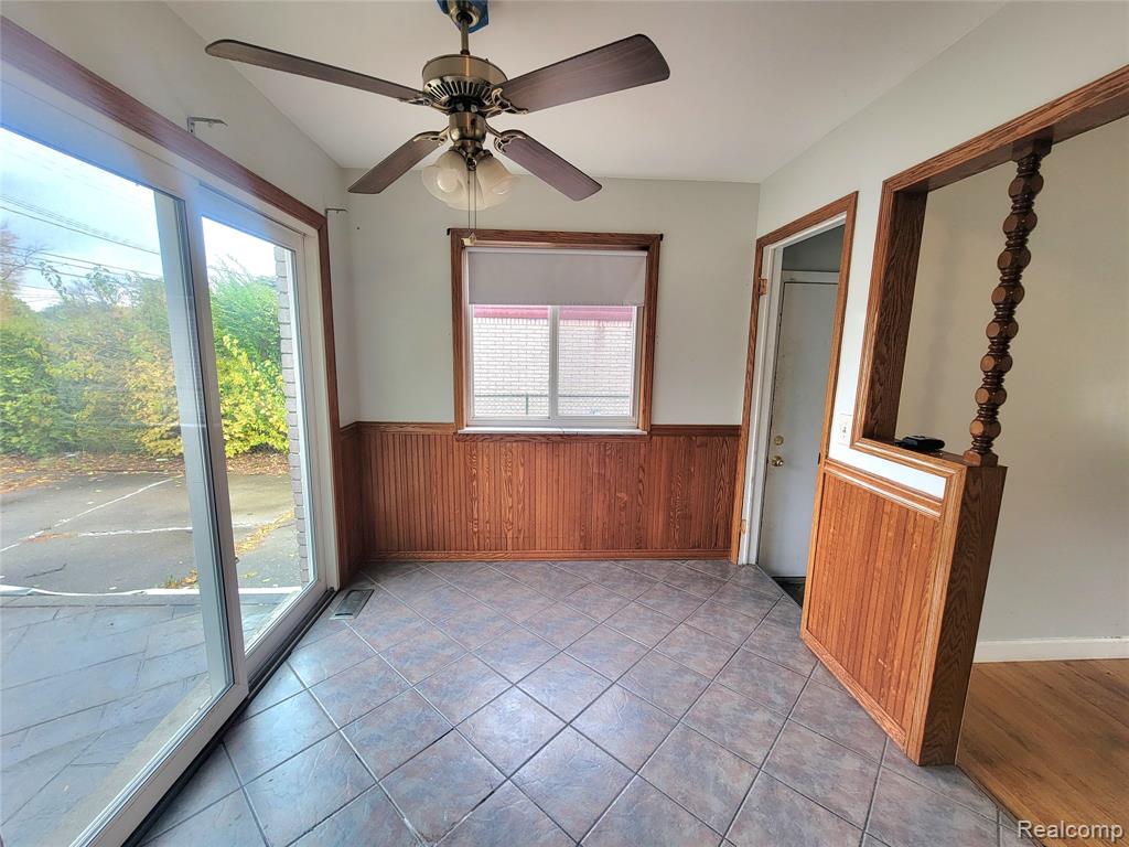 8527 State Park, Center Line, MI 48015 — Photo 12