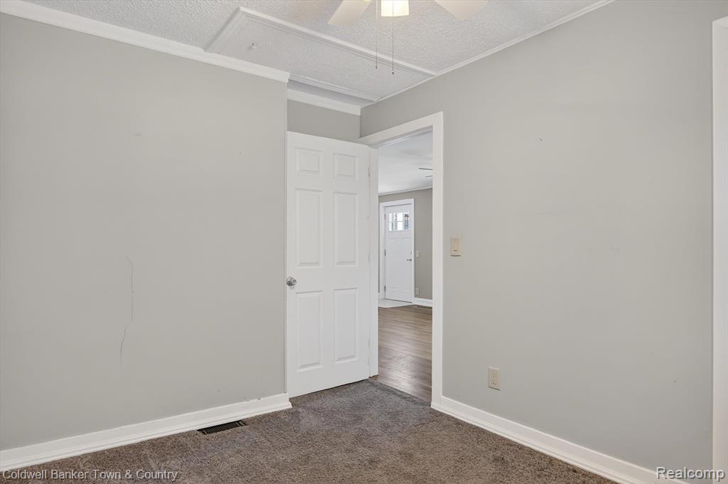 415 Putnam Street, Pinckney, MI 48169 — Photo 16