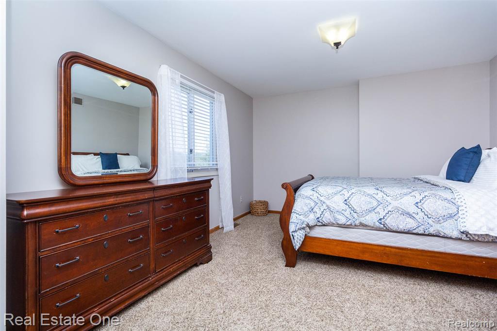 3306 Muirfield Circle, White Lake, MI 48383 — Photo 44