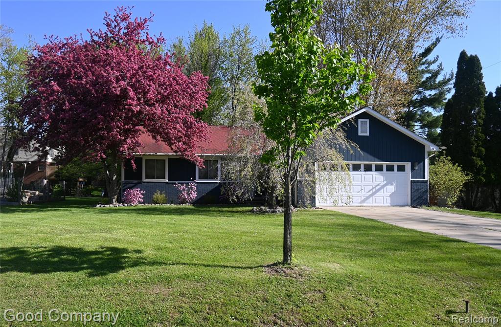 933 Gallaland Avenue, Rochester Hills, MI 48307 — Photo 2
