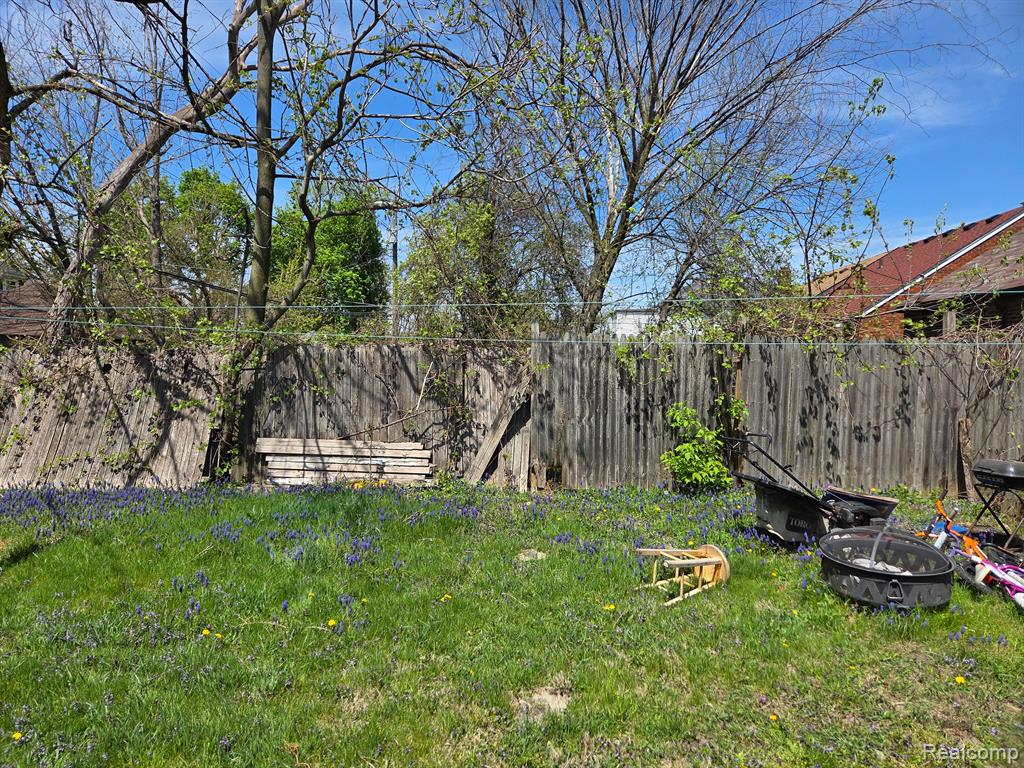8869 MANOR Street, Detroit, MI 48204 — Photo 9