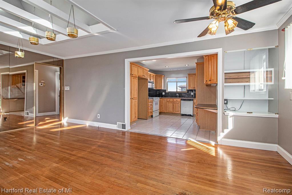 8600 Cardwell Street, Westland, MI — Photo 7