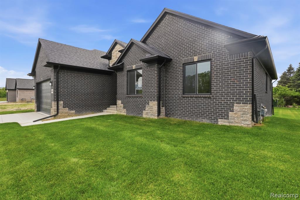 50965 Remar Farms Dr, Macomb, MI 48044 — Photo 2