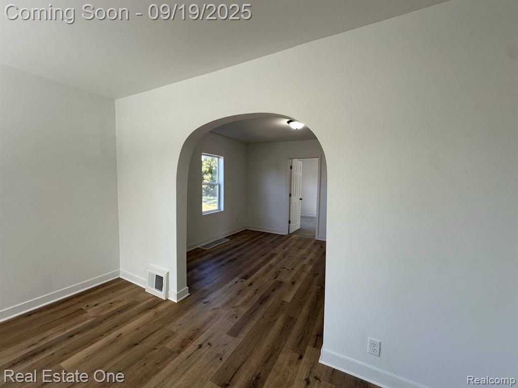 6089 Lapeer Road, Burton, MI 48509 — Photo 6