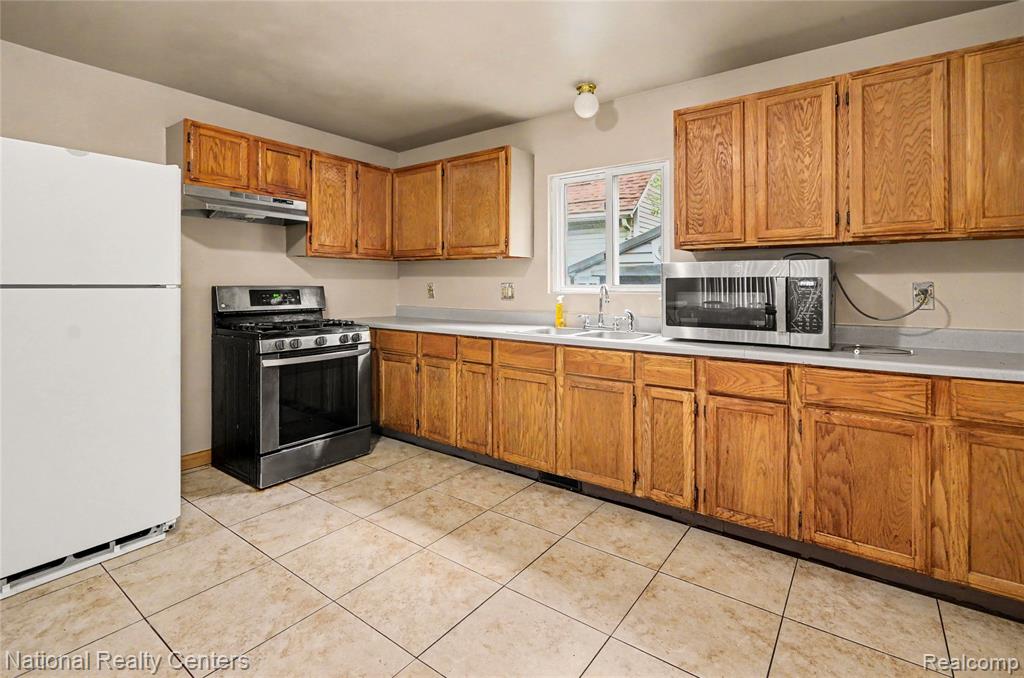 8523 Republic Avenue, Warren, MI 48089 — Photo 7