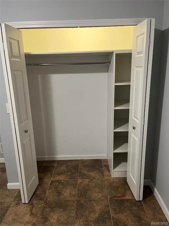 20535 Powers Avenue, Dearborn Heights, MI 48125 — Photo 10