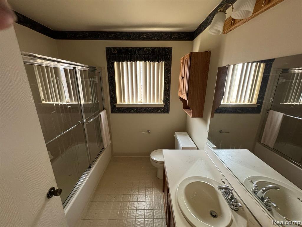 41243 MUELLER Street, Clinton Twp, MI 48038 — Photo 11