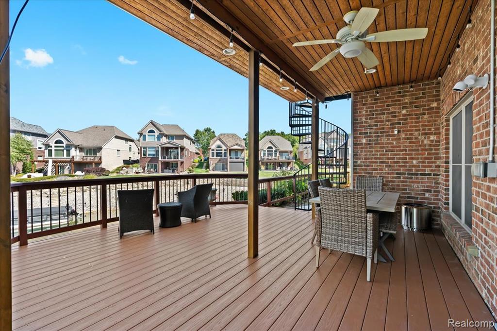 10817 Cliffview Drive, South Lyon, MI 48178 — Photo 31