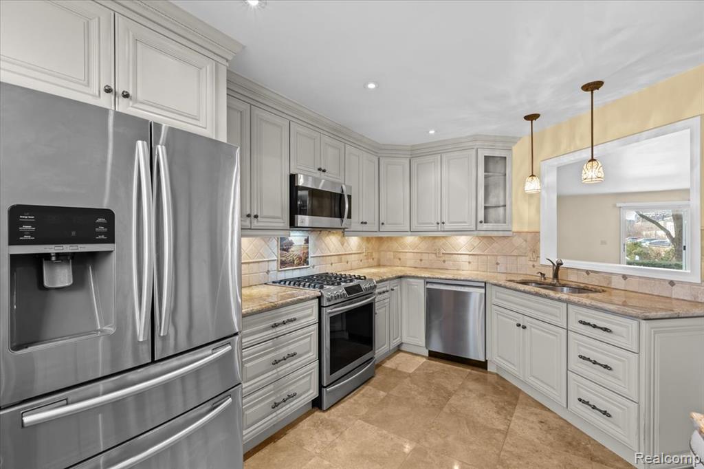 294 Main Sail Court, 22, Detroit, MI 48207 — Photo 14