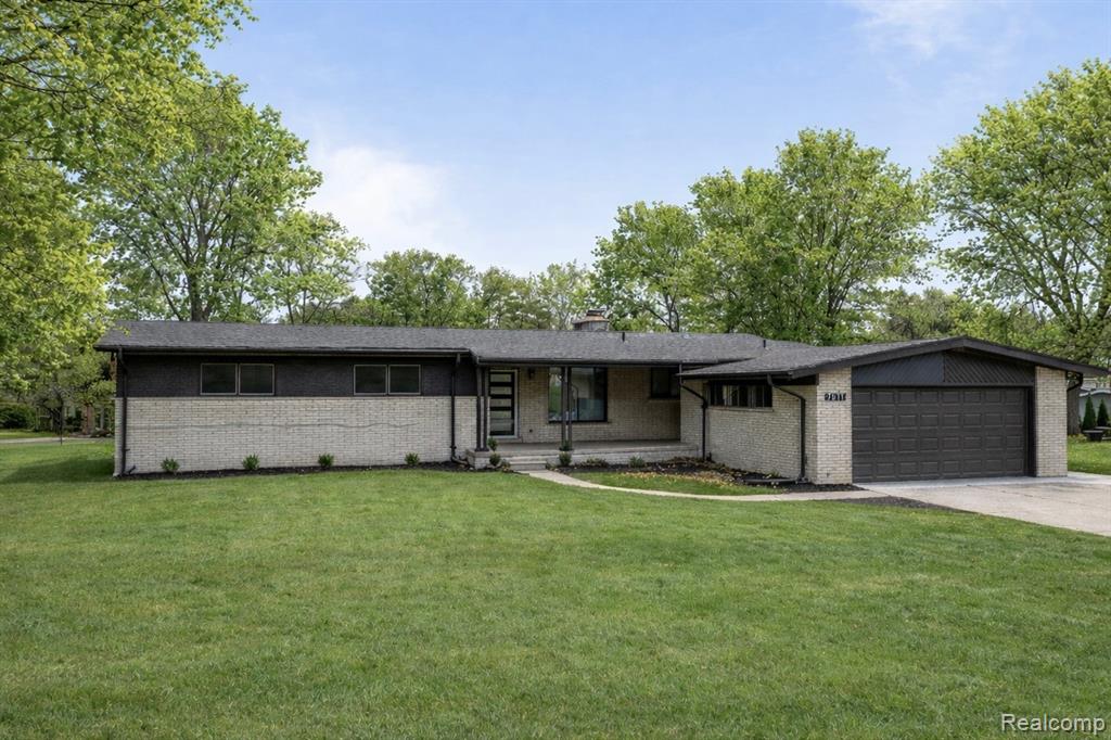 7011 WHITE PINE Drive, Bloomfield Hills, MI 48301 — front exterior