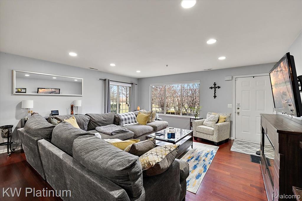 45519 Hidden View Court, Utica, MI 48315 — Photo 7