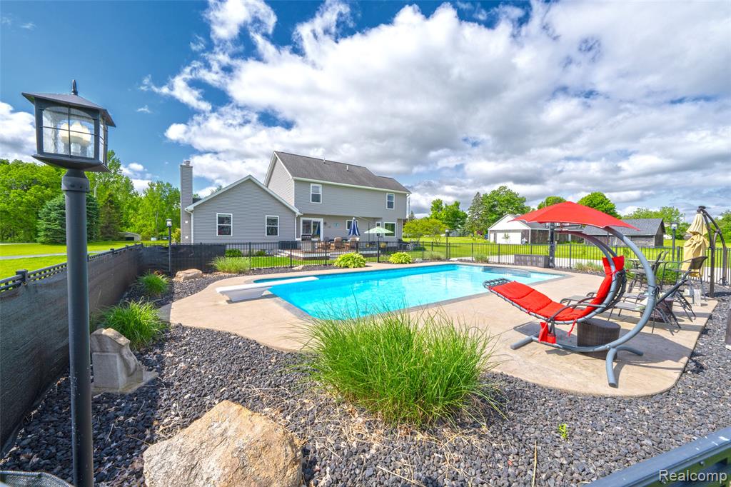 5015 LINDEMERE Drive, Fowlerville, MI 48836 — Photo 45
