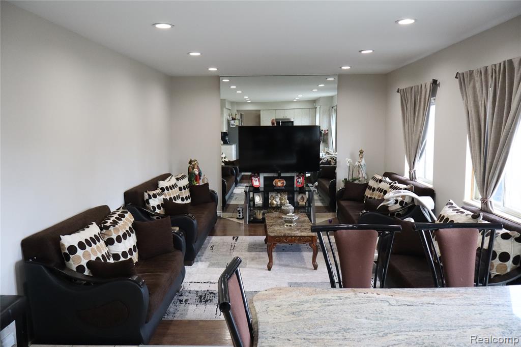 39552 Forbes Drive, Sterling Heights, MI 48310 — Photo 13