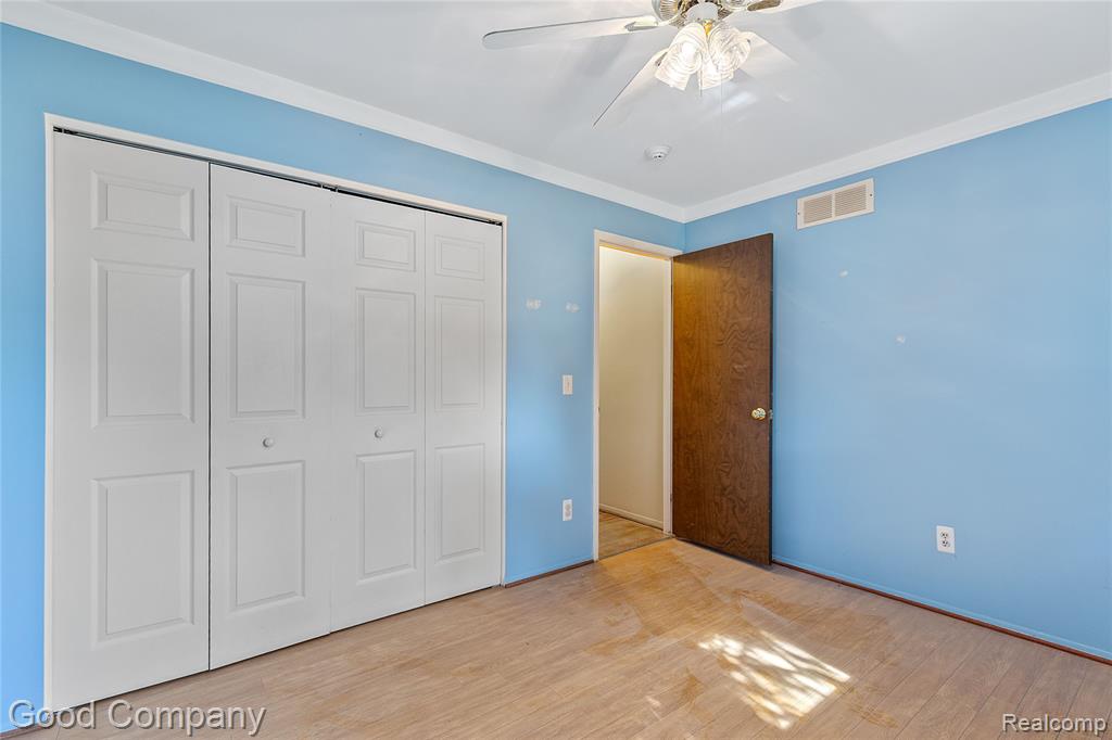 22048 Hampton Court, Woodhaven, MI 48183 — Photo 26