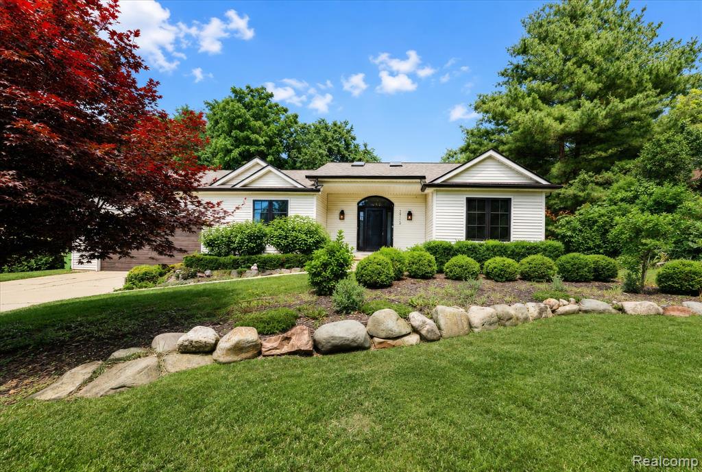 1713 Stirling Avenue, Pontiac, MI 48340