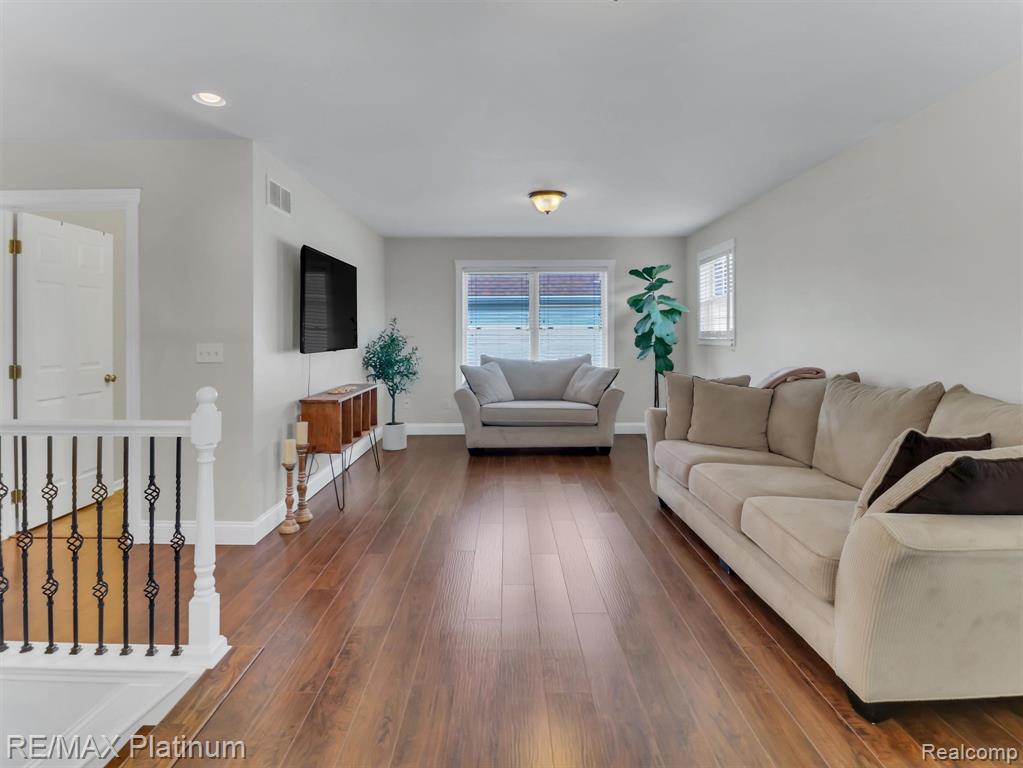 42202 Milton Drive, Belleville, MI 48111 — Photo 13