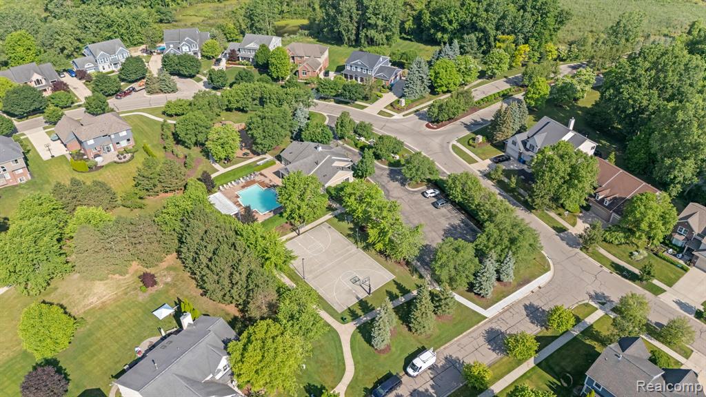 6060 Balmoral Way, Commerce Twp, MI 48382 — Photo 55