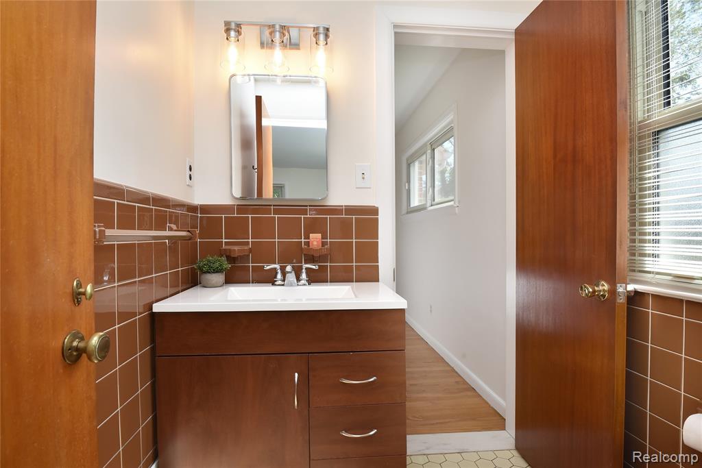 18146 Riverside Drive, Beverly Hills, MI 48025 — Photo 18