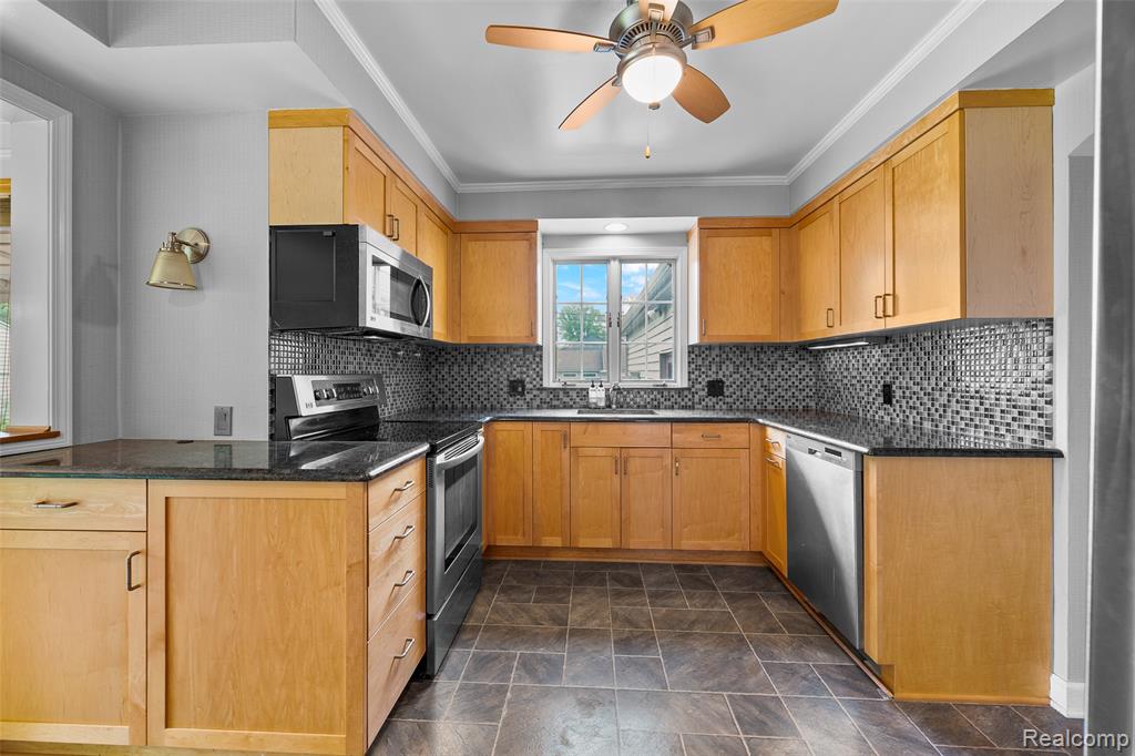 404 Lexington Boulevard, Royal Oak, MI 48073 — Photo 7