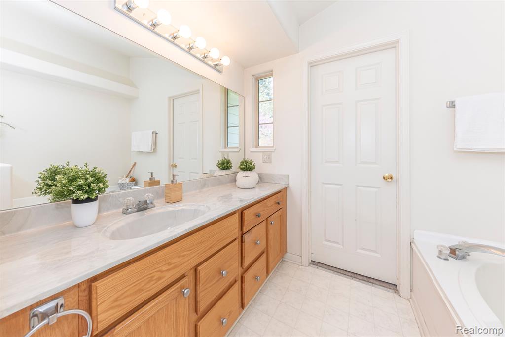 4036 BOULDER POND Drive, 15, Ann Arbor, MI 48108 — Photo 39
