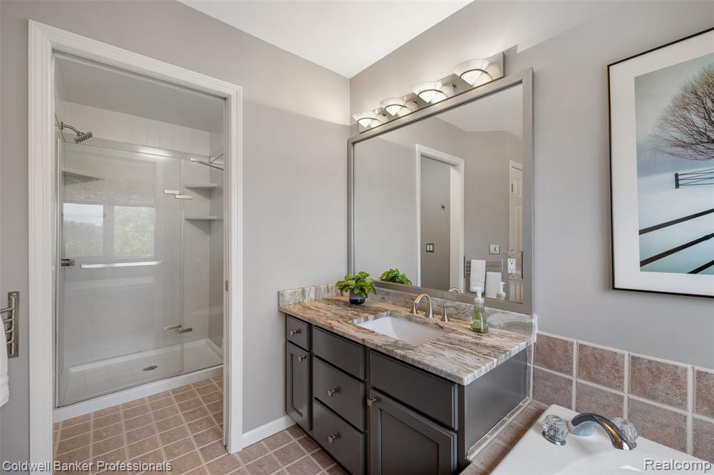 468 Orchard Ridge Drive, Lake Orion, MI 48362 — Photo 38