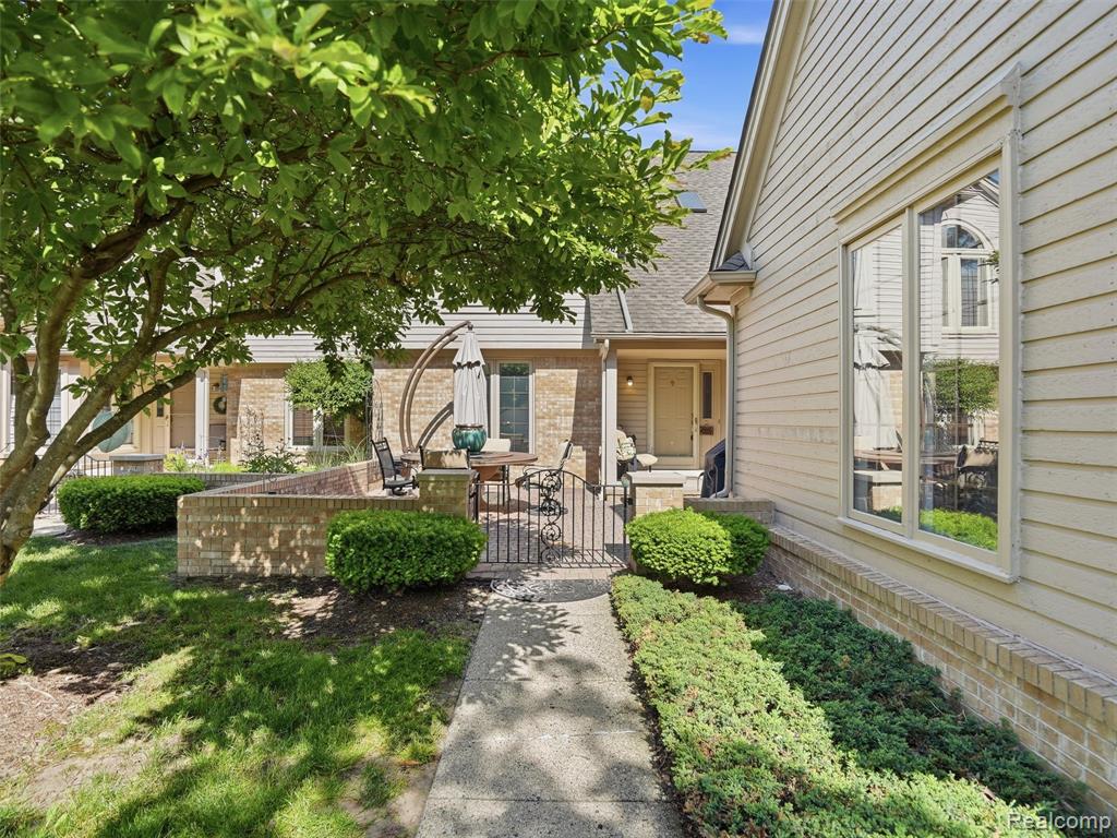 52088 Southview Ridge, Macomb, MI 48042 — Photo 2