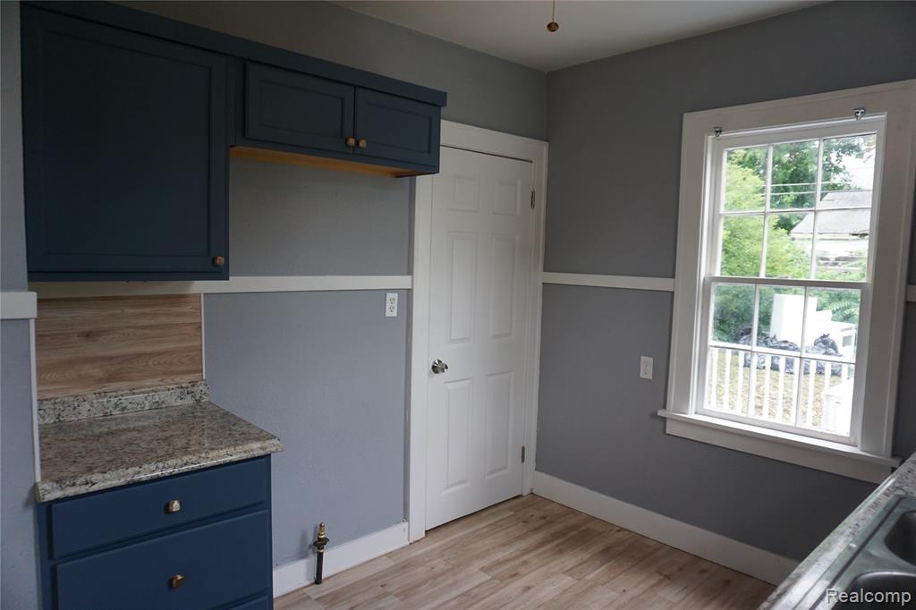 4209 CUSTER Avenue, Flint, MI 48507 — Photo 12