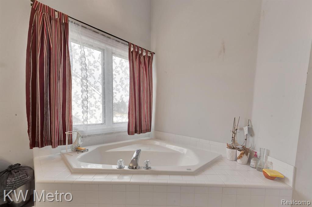 6250 STONEBRIDGE, West Bloomfield, MI — Photo 25