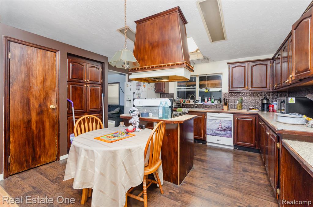 43529 Medea Drive, Clinton Twp, MI 48036 — Photo 12