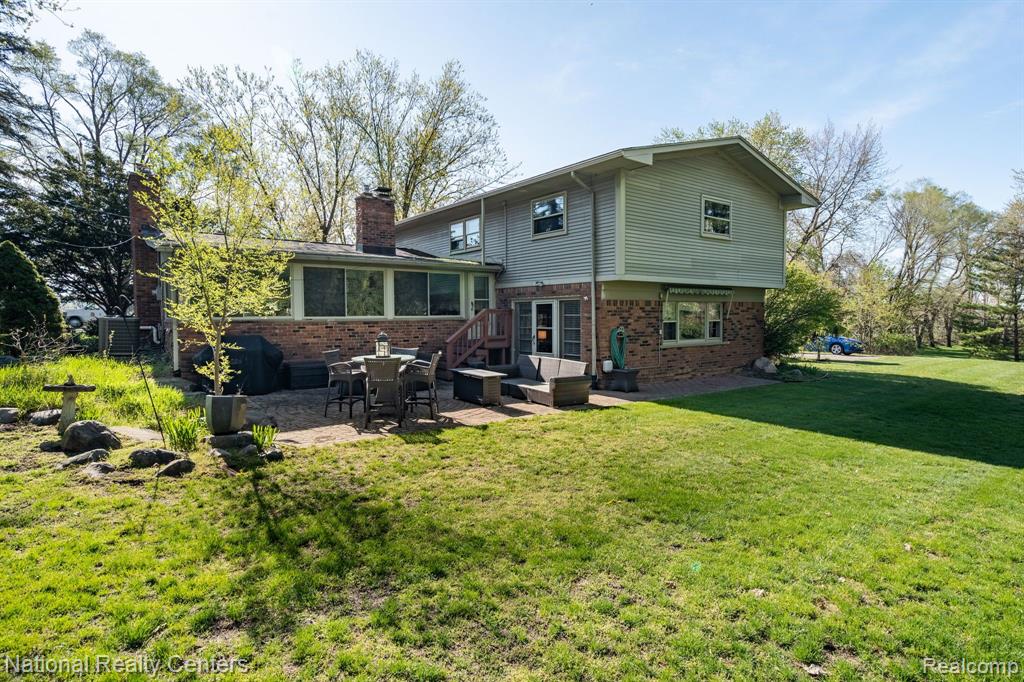 6450 Gilbert Lake Road, Bloomfield Hills, MI 48301 — Photo 23
