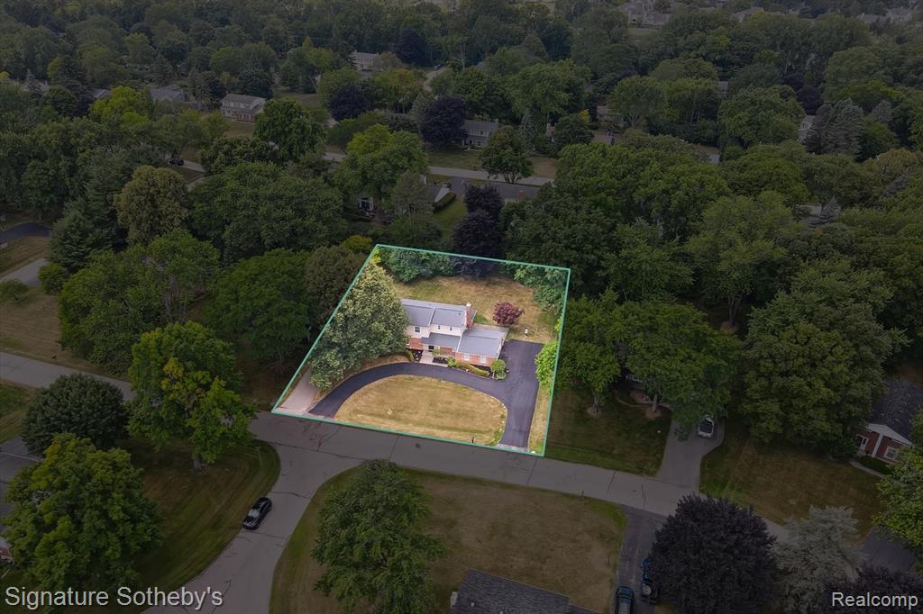 2200 Brenthaven Drive E, Bloomfield, MI 48304 — Photo 49