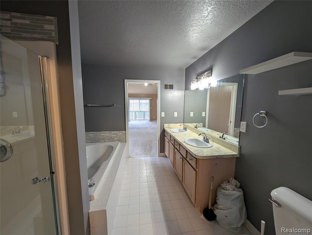 33445 Bay Hill Drive, Romulus, MI 48174 — Photo 37