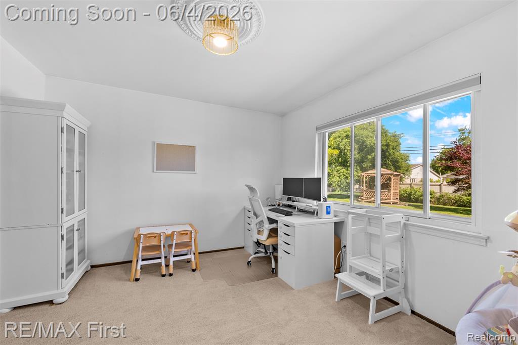 26376 Lawrence Drive, Dearborn Heights, MI 48127 — Photo 33