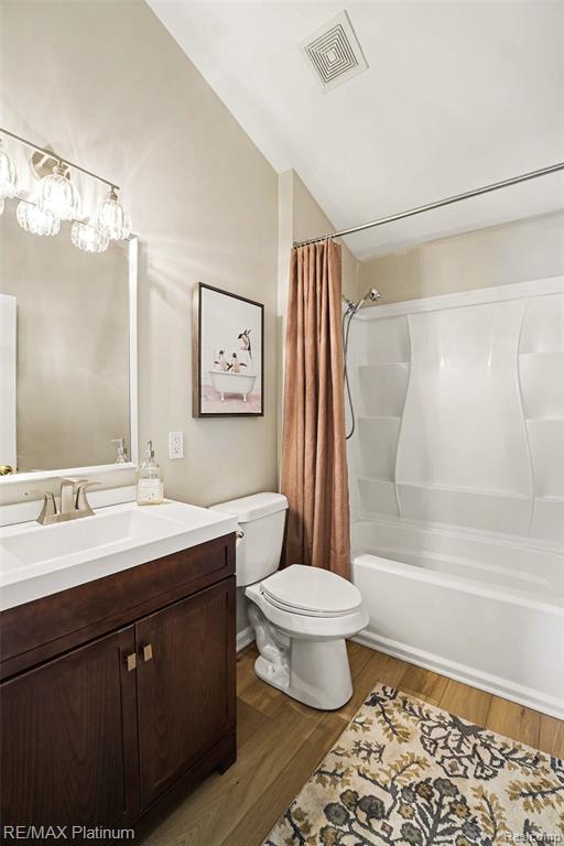11624 ISLAND COURT, Hartland, MI 48353 — Photo 12