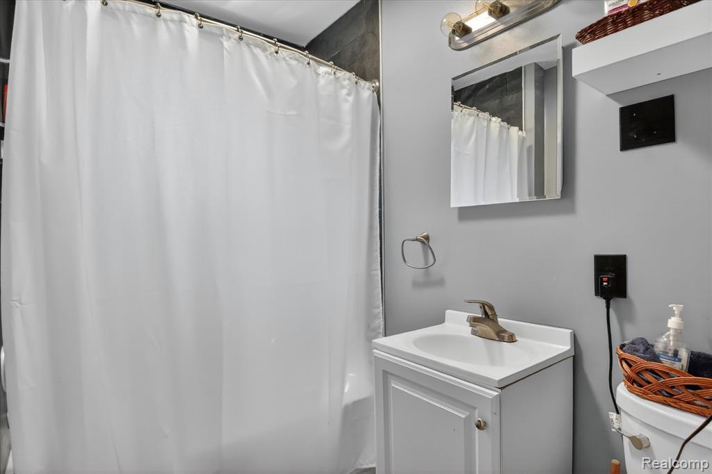 3660 Keewahdin Road, Fort Gratiot, MI 48059 — Photo 20