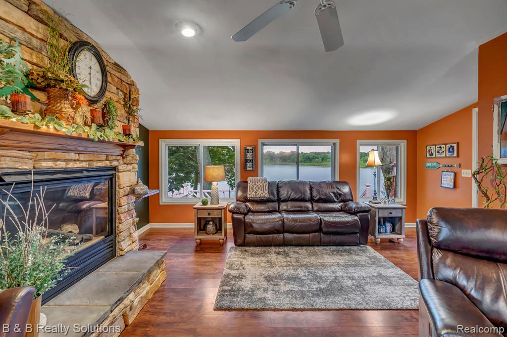 423 LOU ALICE Drive, Columbiaville, MI 48421 — Photo 9