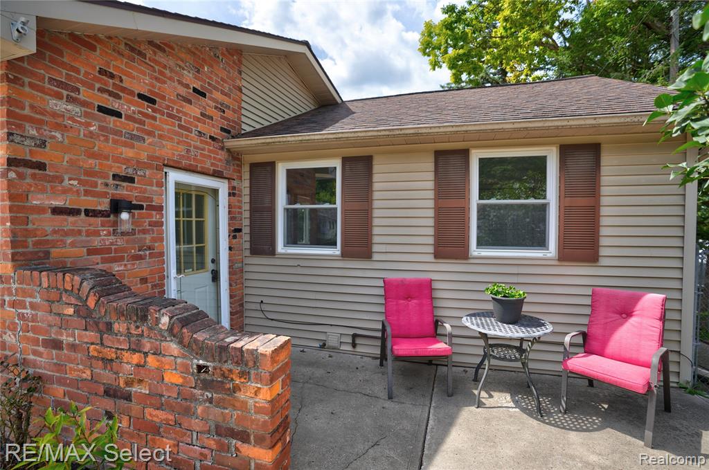 16172 Crest Drive, Linden, MI 48451 — Photo 13