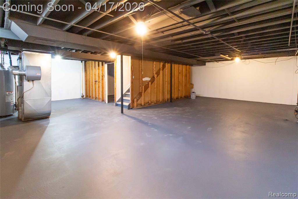 845 Longfellow Drive, Troy, MI 48085 — Photo 34