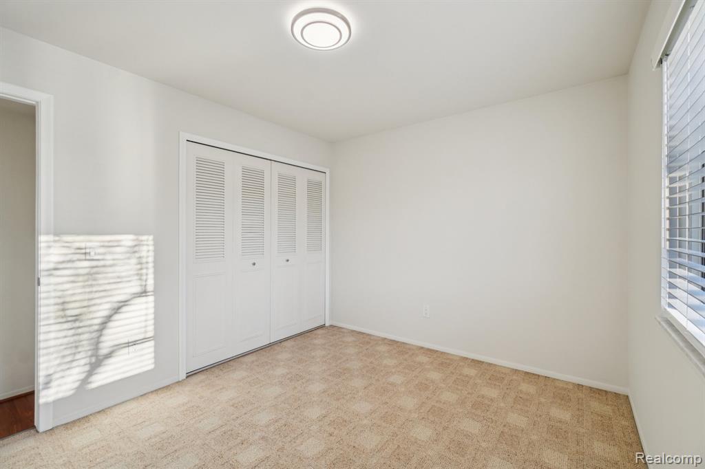 51288 Johns Drive, 7, New Baltimore, MI 48047 — Photo 6