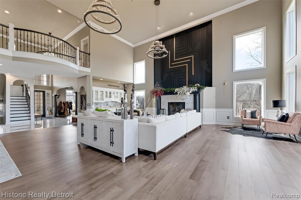 5695 N Branford Drive N, West Bloomfield, MI — Photo 3