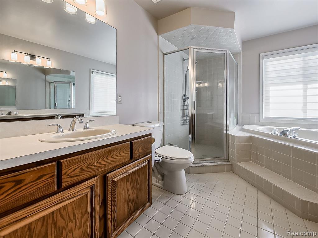 43261 CHARDONNAY Drive, Sterling Heights, MI 48314 — Photo 21