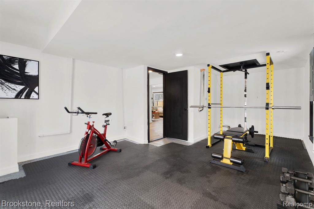 16046 W 13 Mile Road, Beverly Hills, MI 48025 — Photo 27